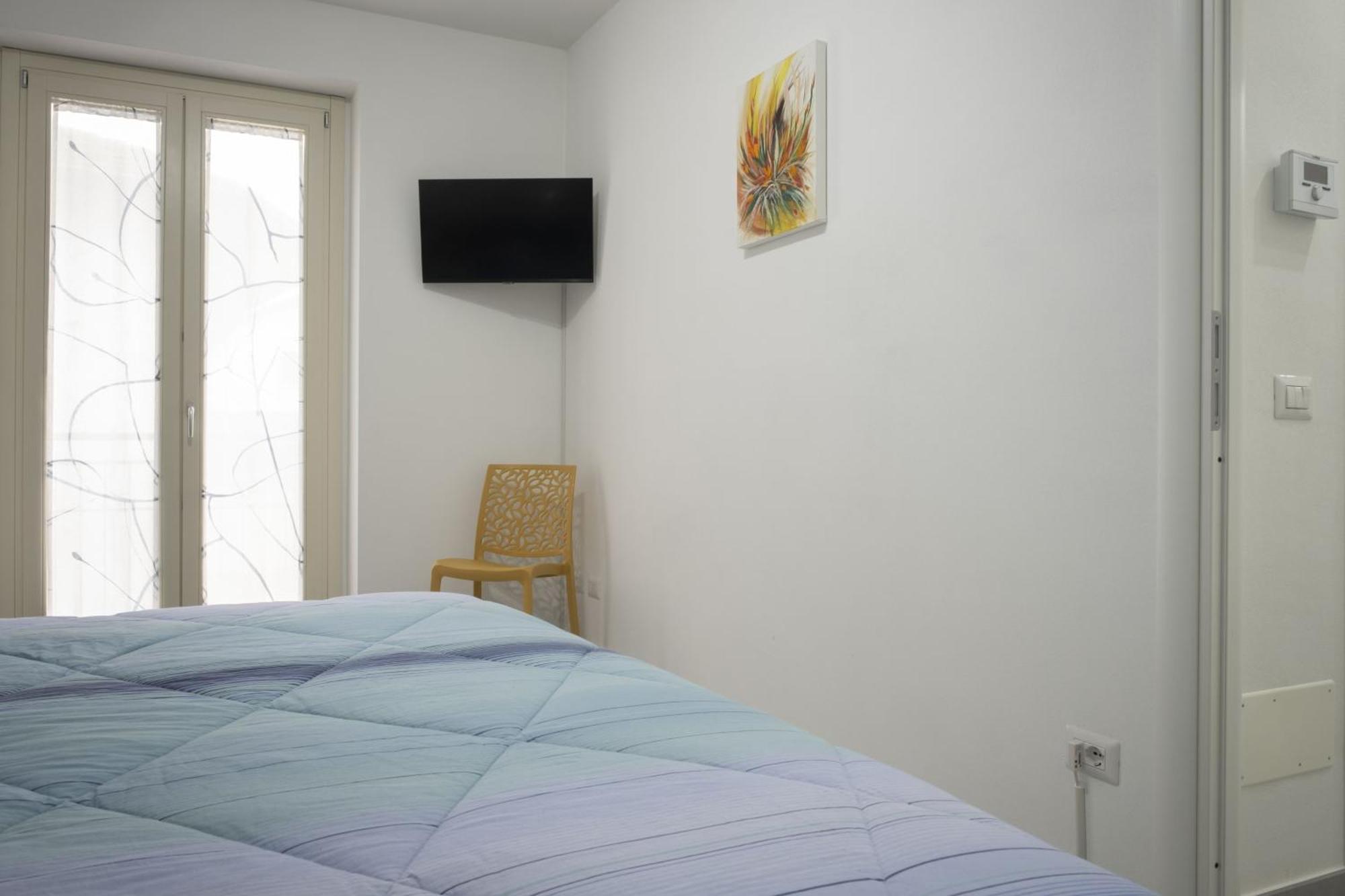 Appartamento Clalia Luino Exteriör bild